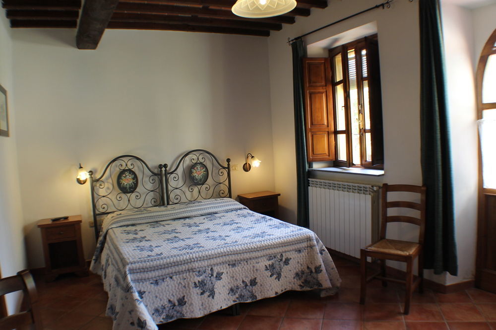 Couette-café Pardi 3*