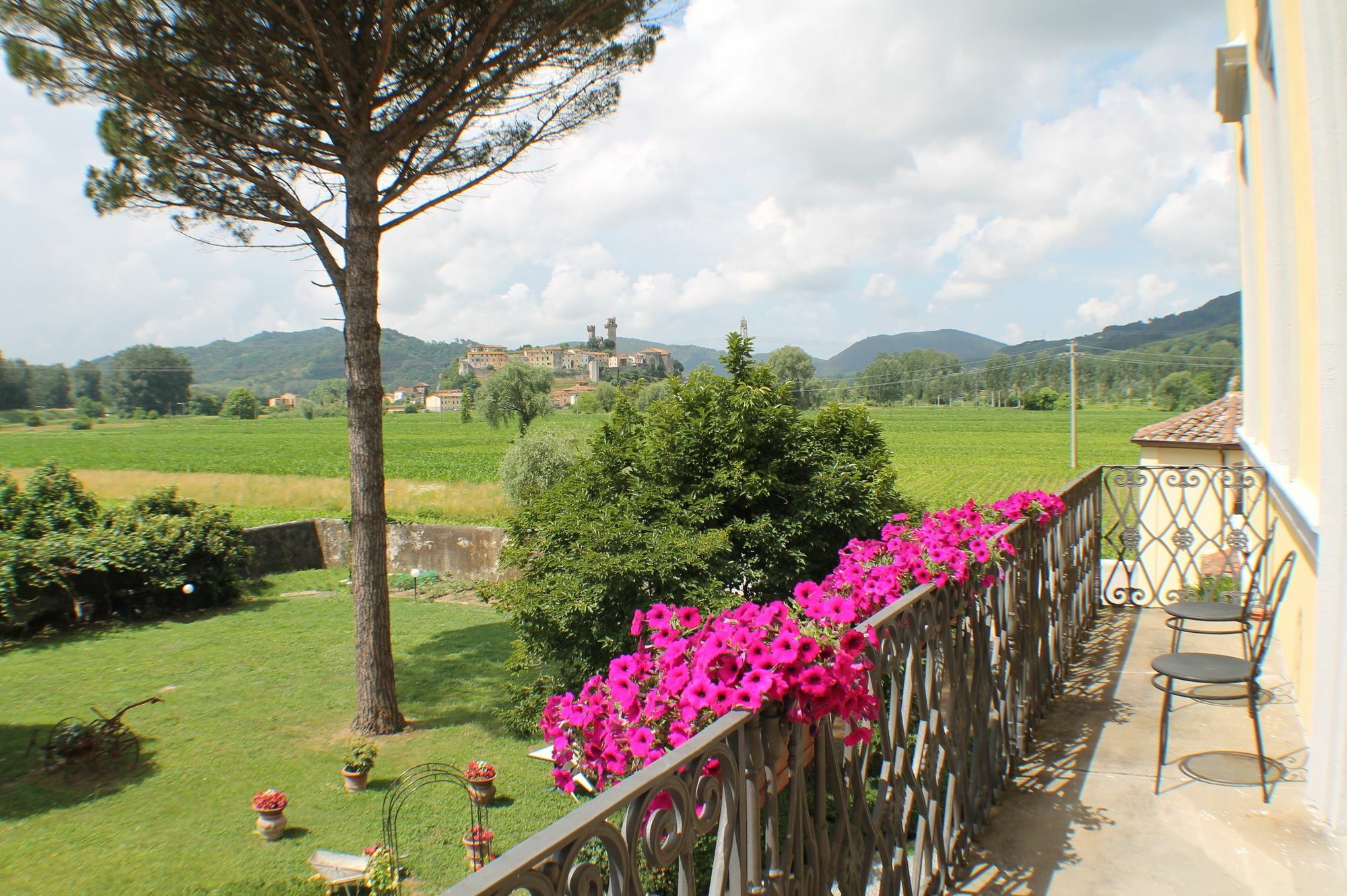Couette-café Pardi 3*